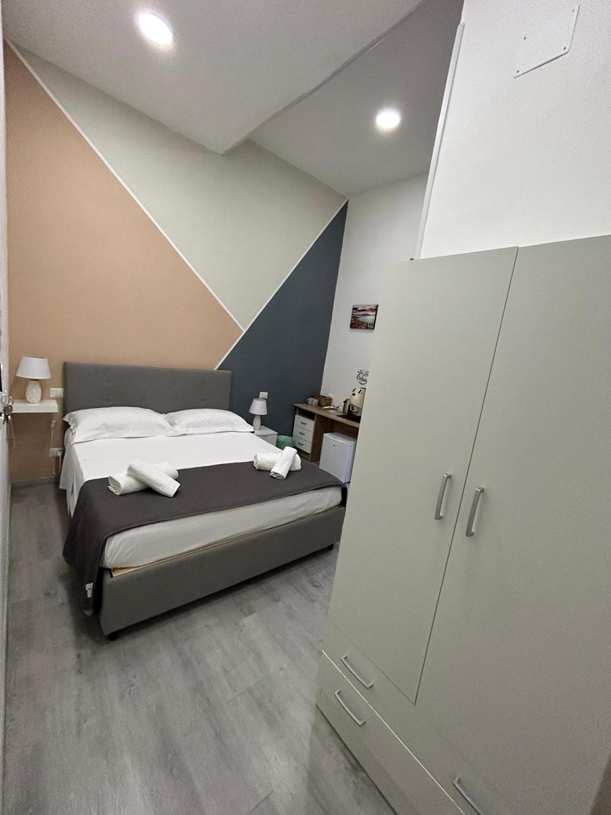 Garibaldi Guest House Naples Exterior photo